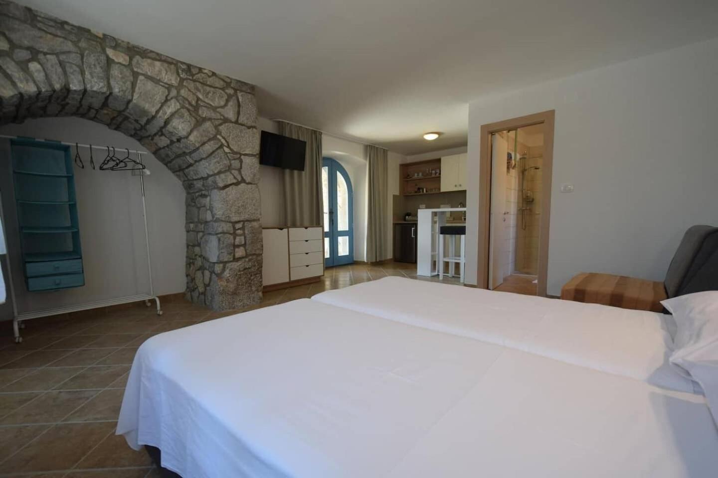 Apts Insula Insule - rustic&peaceful Skrbčići Exterior foto